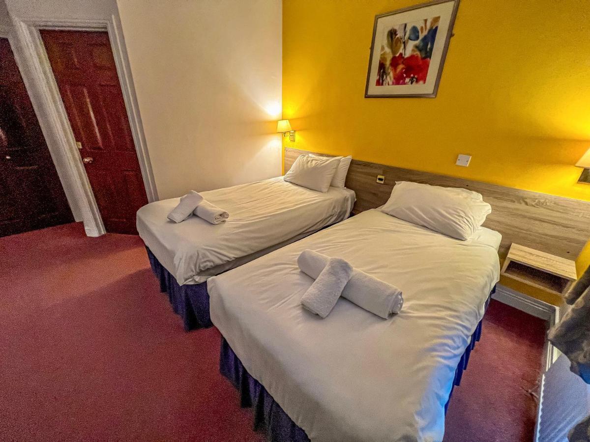 The Red Lion Hotel Spalding Bagian luar foto